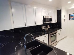 260 Cagney Ln APT 106, Newport Beach, CA 92663