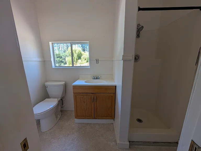 350 Primrose Ln — Photo 3