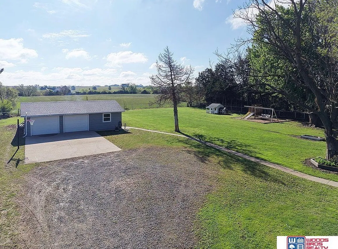 3 bed, 2000 sqft, $2,350 — Photo 4
