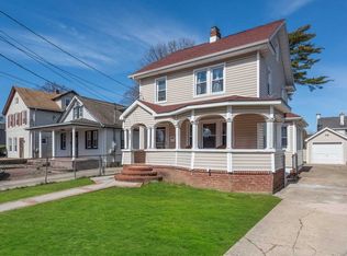 27 Willow Ave, Hempstead, NY 11550