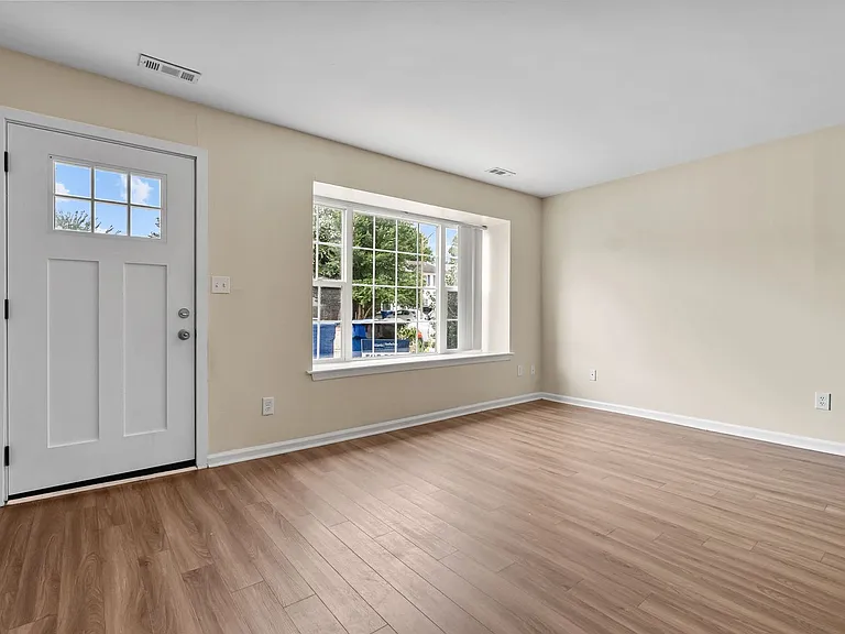 3228 Scarborough Way — Photo 14