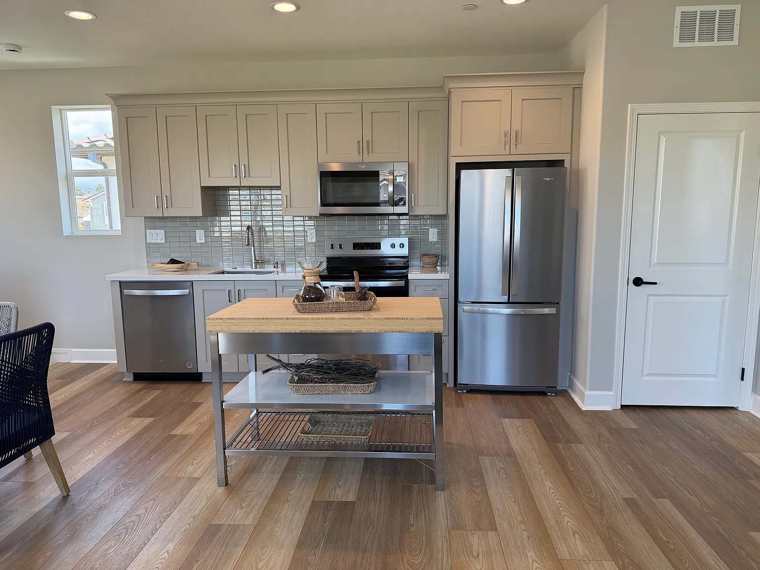 1 bed, 780 sqft, $2,700 — Photo 3