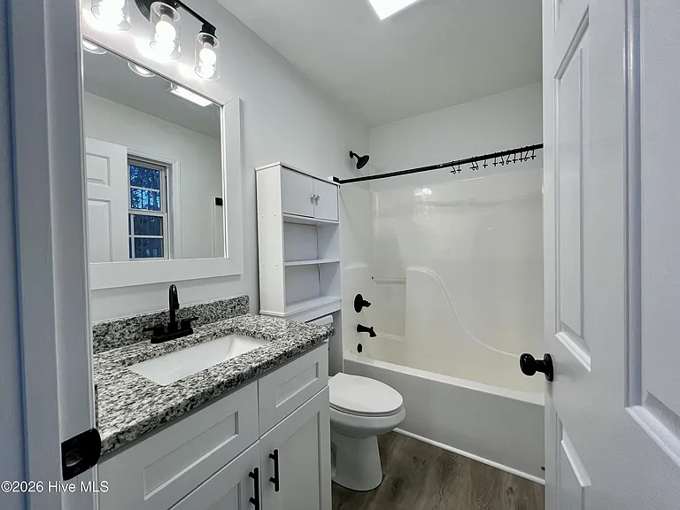 157 Edinburgh Dr — Photo 13