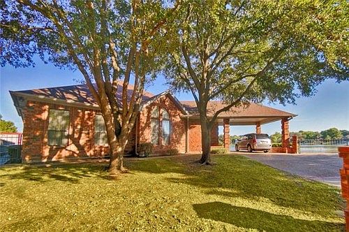 3rd image of 4904 Skylark Cir