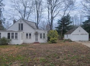 3421 Riverside Dr, Saugatuck, MI 49453