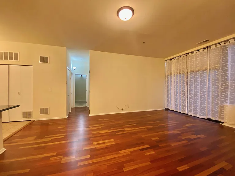 130 S Canal St #804 — Photo 9