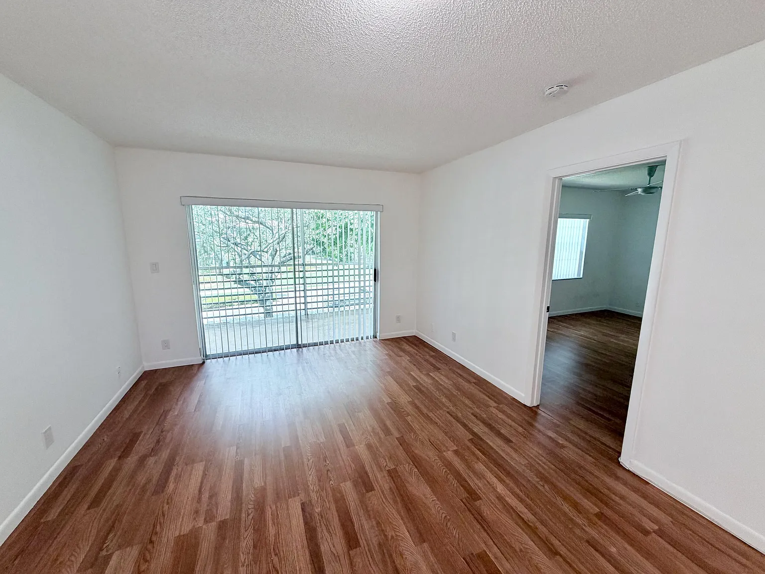 2 bed, 2.0 bath, 1040 sqft, $1,700 — Photo 3