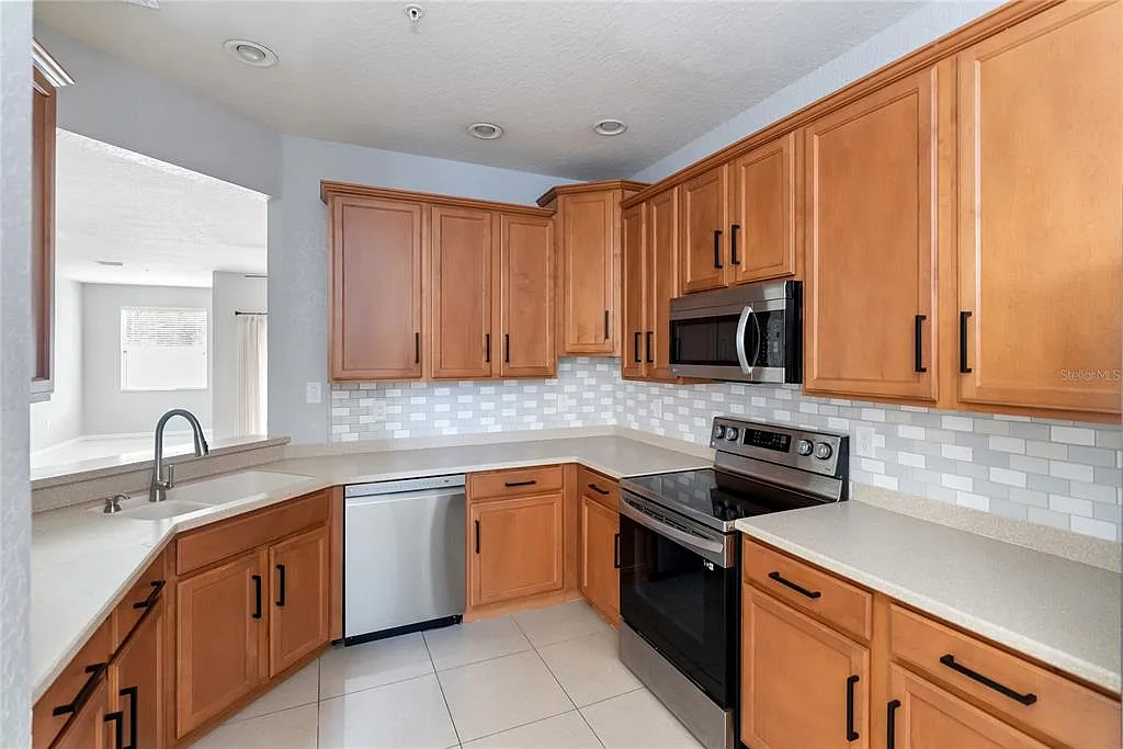 3 bed, 2.5 bath, 1954 sqft, $2,250 — Photo 3