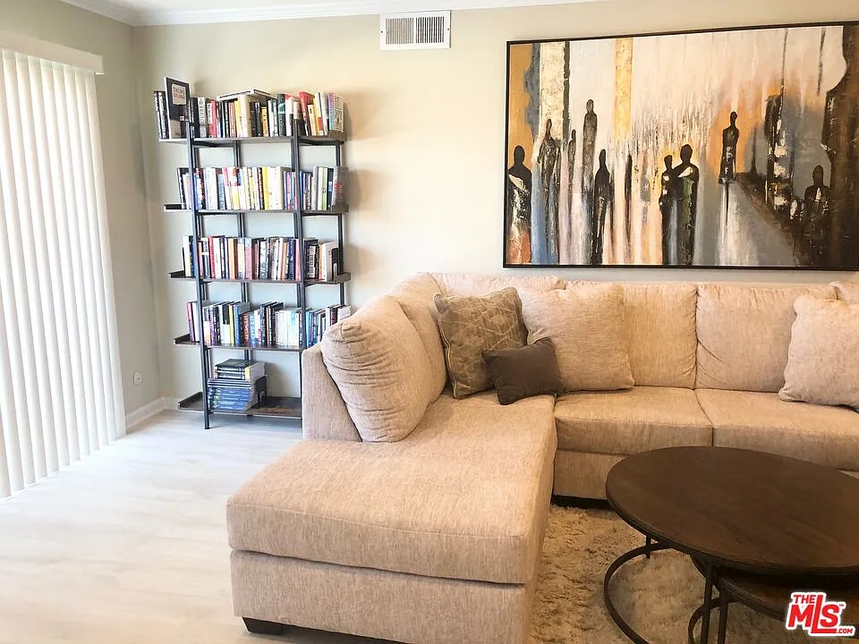 1 bed, 1.0 bath, 767 sqft, $3,200 — Photo 3