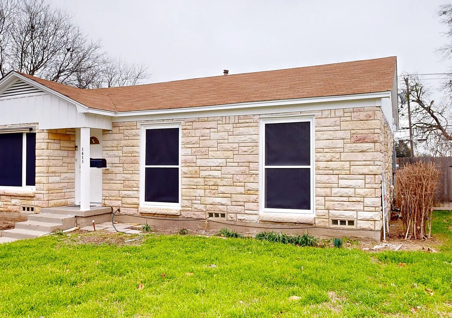 2 Weeks Free + $1,495 Rent Walking Distance To Baylor Scott And White! — Photo 3