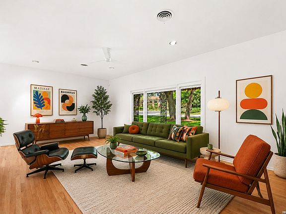4th image of 334 W Lynwood