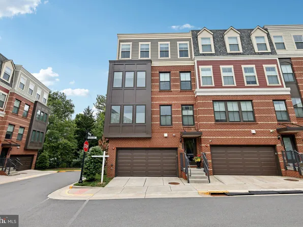 3959 Norton Pl, Fairfax, VA 22030