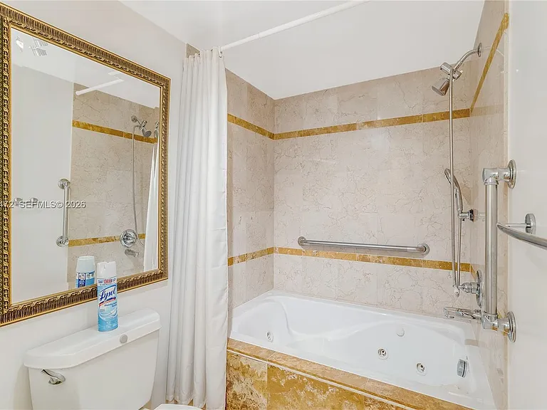 1000 Parkview Dr #614 — Photo 18