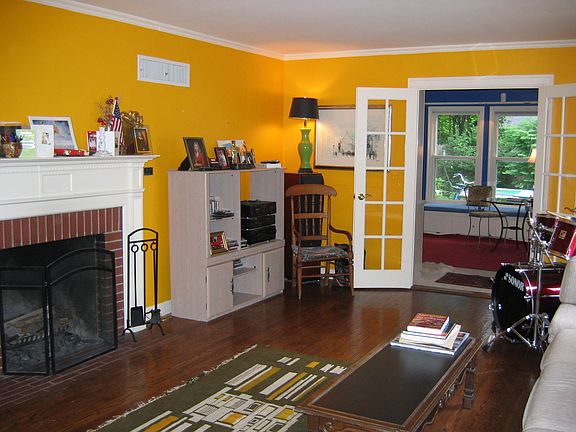 2nd image of 314 E Sheridan Pl