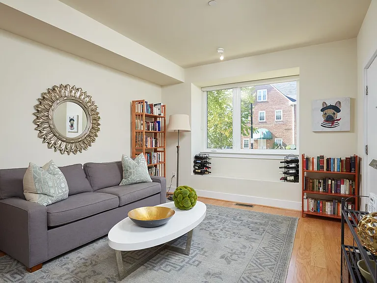 3207 12th St NE #101 — Photo 4