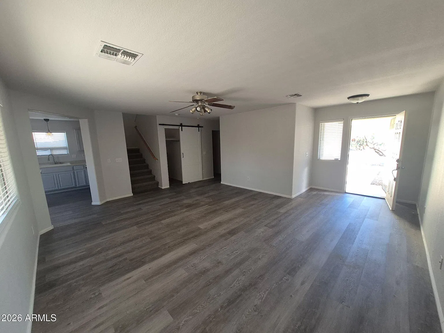 3 bed, 2.5 bath, 1857 sqft, $1,900 — Photo 2