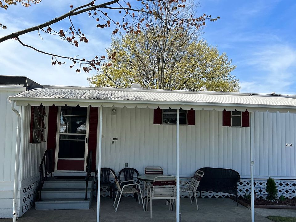 Exterior Image-9-Vindale 214E Pikewood Manor