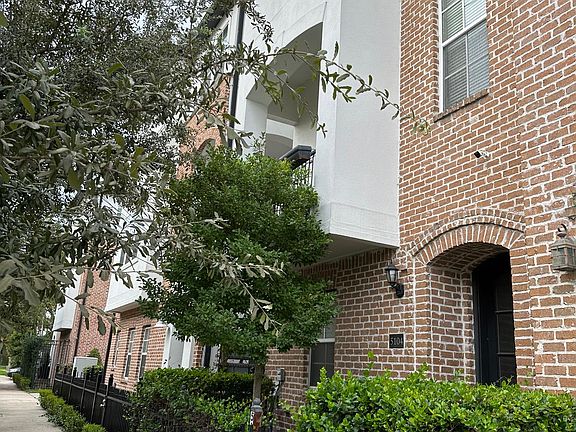 2nd image of 5104 Larkin St #5104