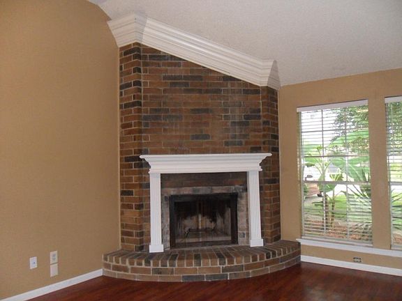 5th image of 3714 Clover Ln