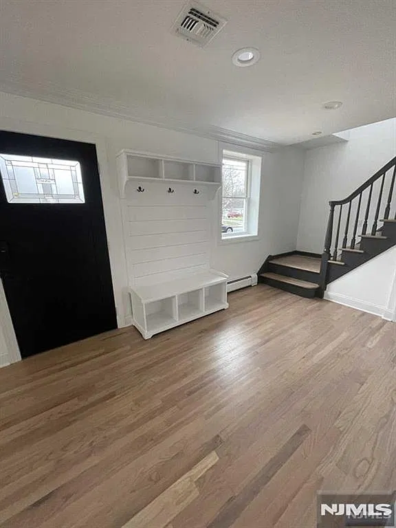 3 bed, $4,995 — Photo 2