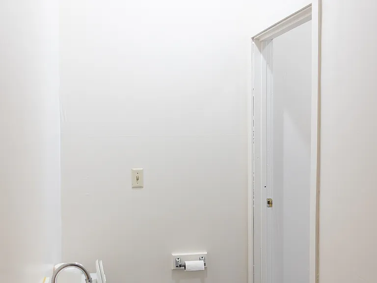 1900 Crest St #110 — Photo 9