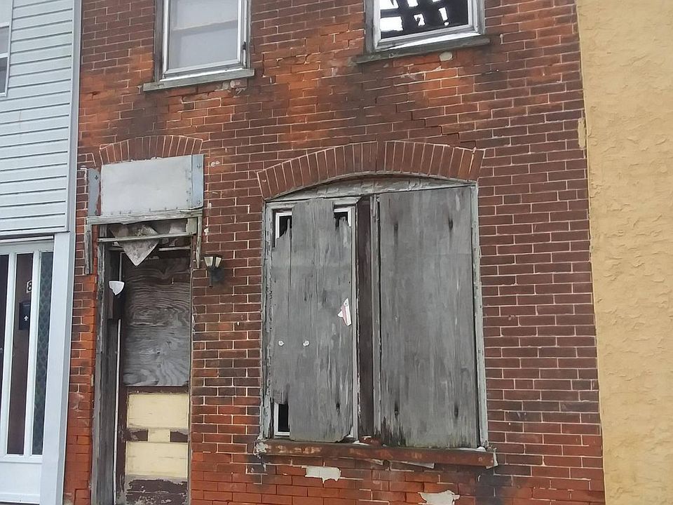 2nd image of 805 W Mary St