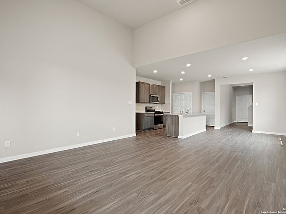2nd image of 8826 Black Oak Drive