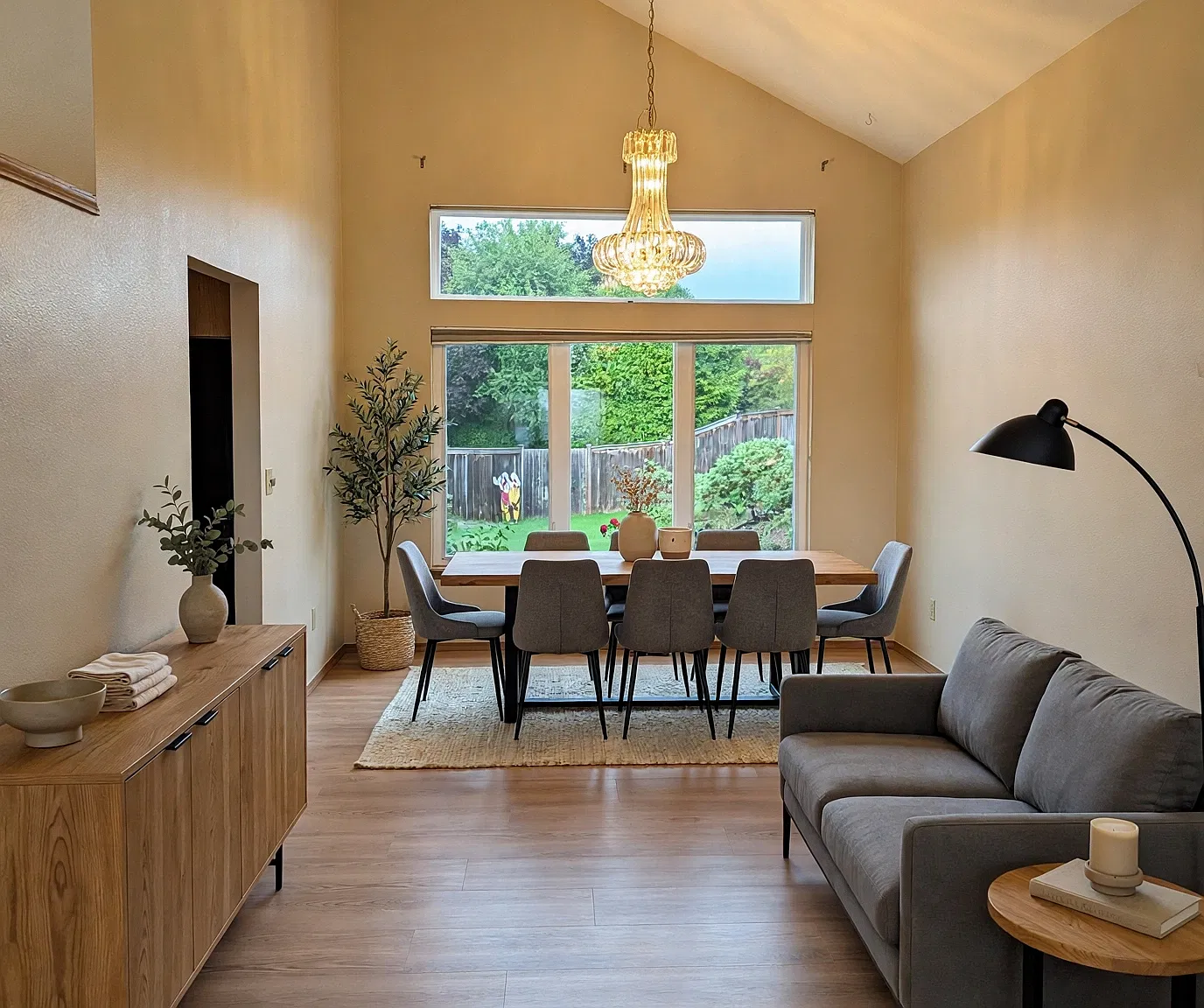 3 bed, 2.5 bath, 1902 sqft, $3,850 — Photo 2