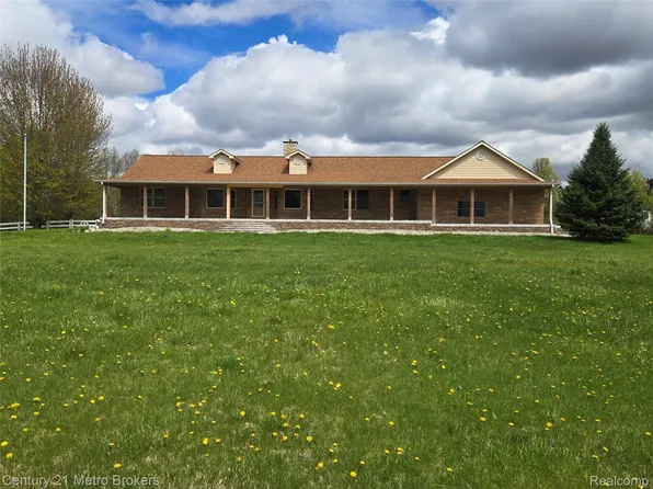5180 Piersonville Rd, Columbiaville, MI 48421