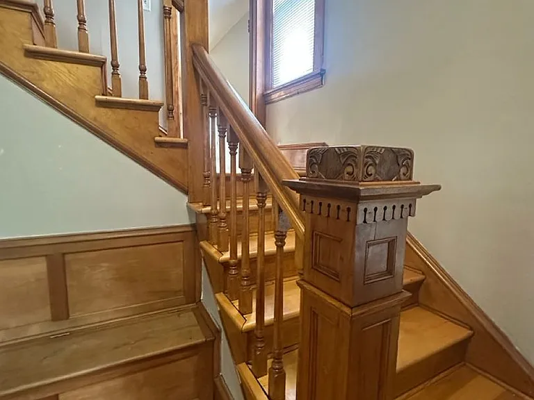 453 Wheeler St N — Photo 9
