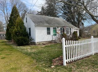 8 Maplewood Dr, Clinton, CT 06413