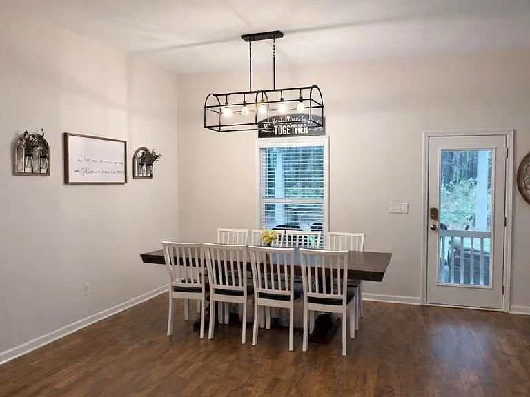 101 Fenwick Manor Dr — Photo 2