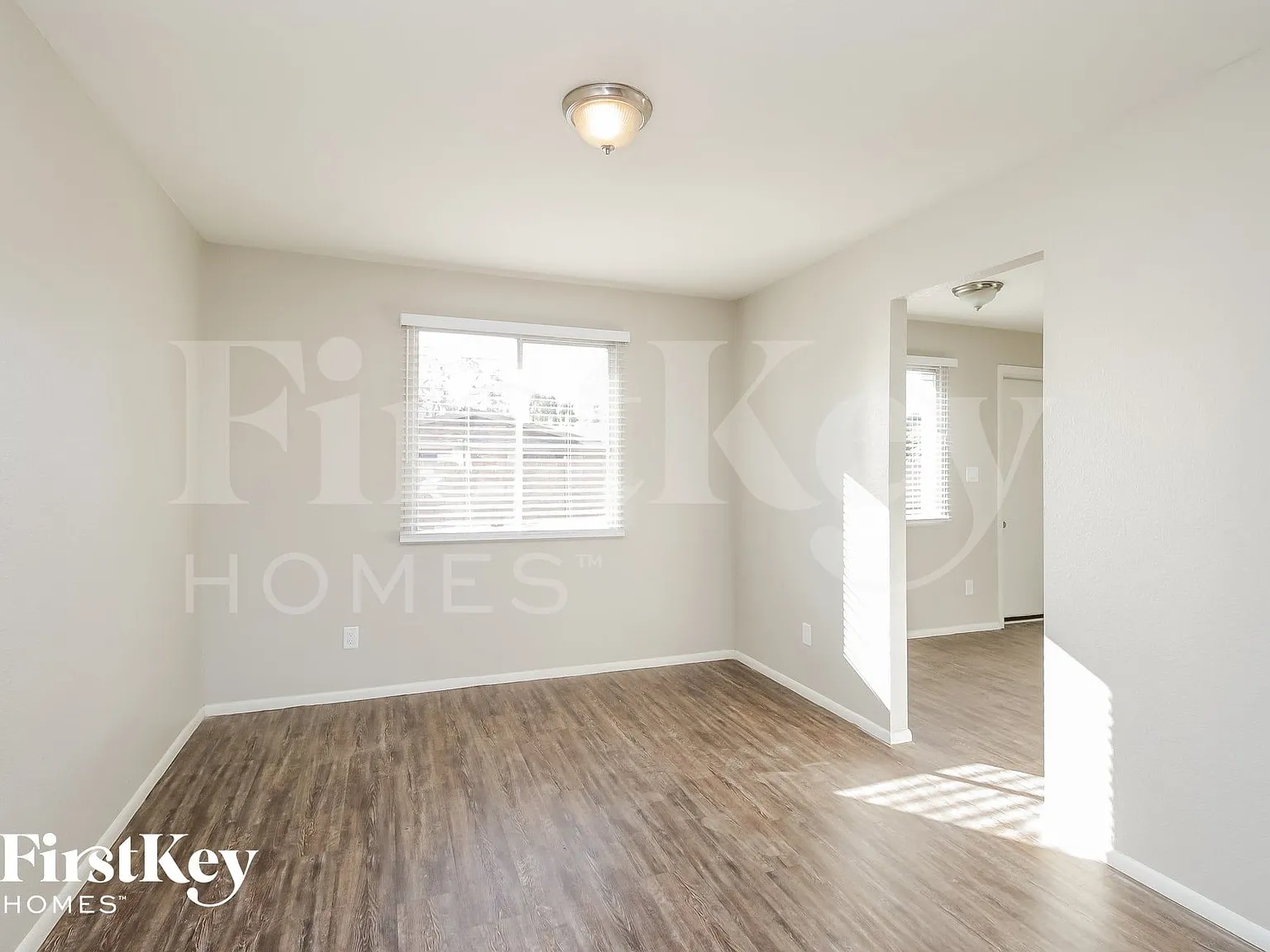 5 bed, 2.5 bath, 2752 sqft, $2,705 — Photo 3