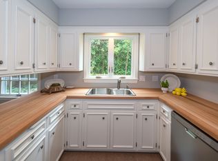 1005 W Shaker Cir, Mequon, WI 53092
