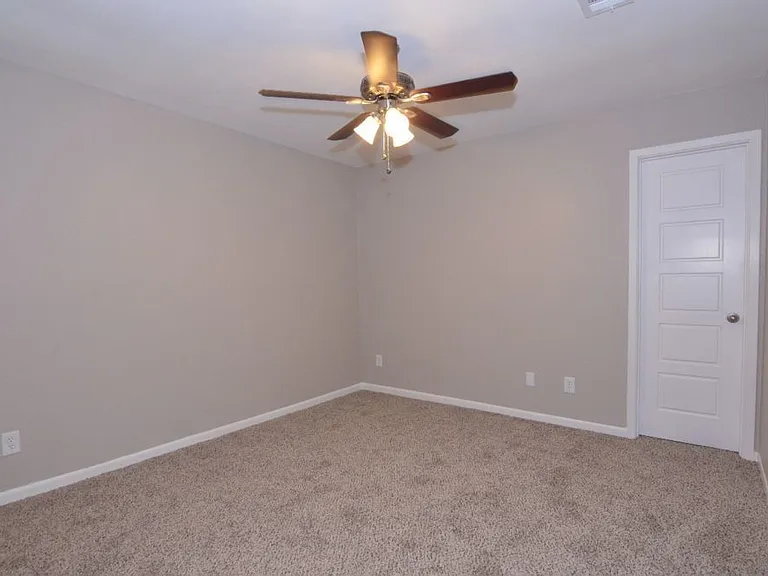 203 County Glen St — Photo 8