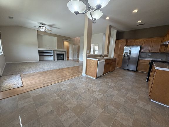 2nd image of 1595 Castle Way