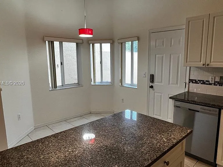 2416 SE 19th Ct #2416 — Photo 3