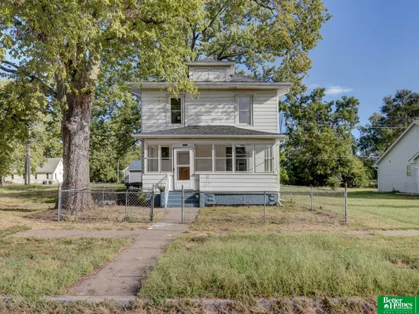 2530 Patrick Ave, Omaha, NE 68111