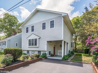19 Pocahontas Rd, Pocasset, MA 02559