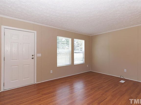 3rd image of 767 Circle Dr