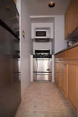 Rented by WAM Partners - William Moses Co. | media 28