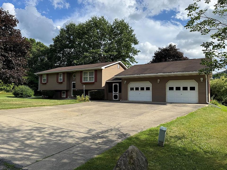1st image of 10 Austin Dr