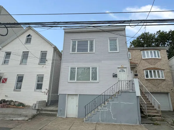 135 Avenue E Ave, Bayonne, NJ 07002