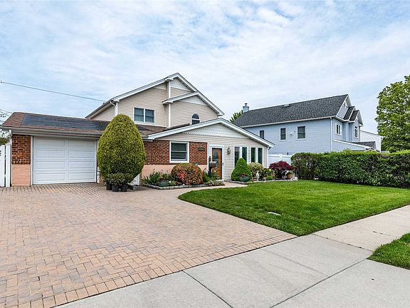 2nd image of 2527 Cypress Ave