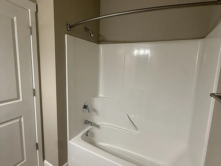 Shower/Bath Shower/Bath