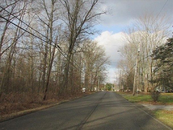 2nd image of 608 Henn Hyde Rd