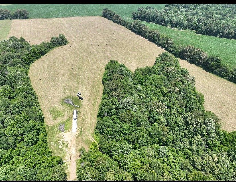 1st image of 404 Buck Ln