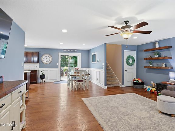 5th image of 7808 Elkton Ln