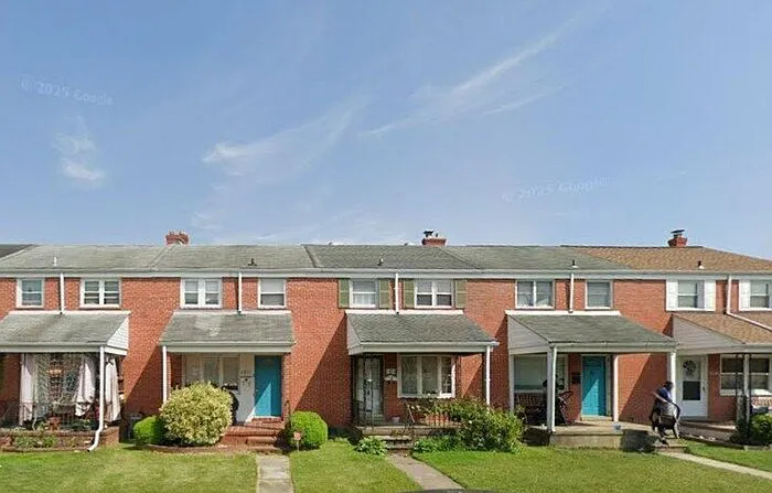 1917 Wareham Rd — Photo 2