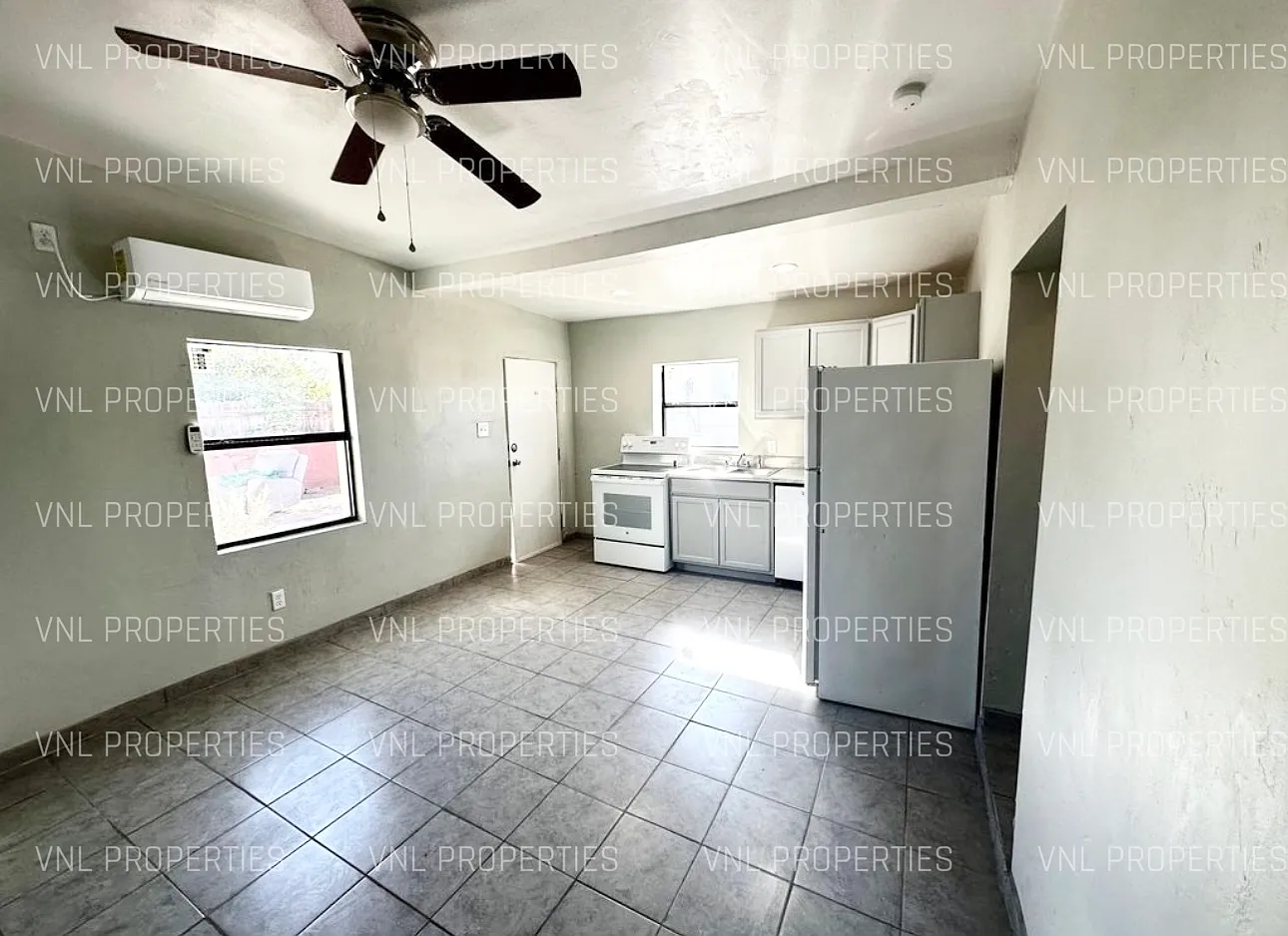 2210 S Solano Dr — Photo 2